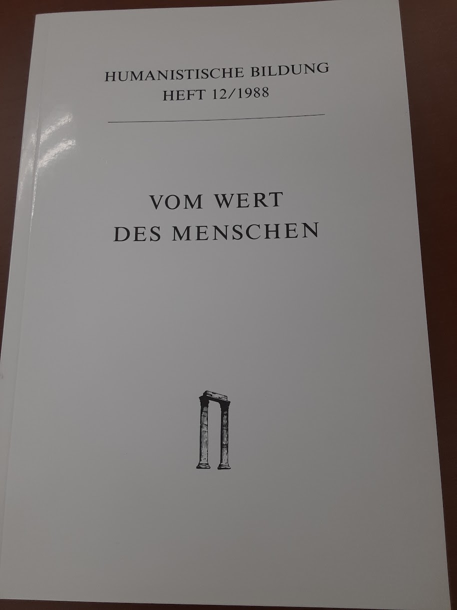 641945